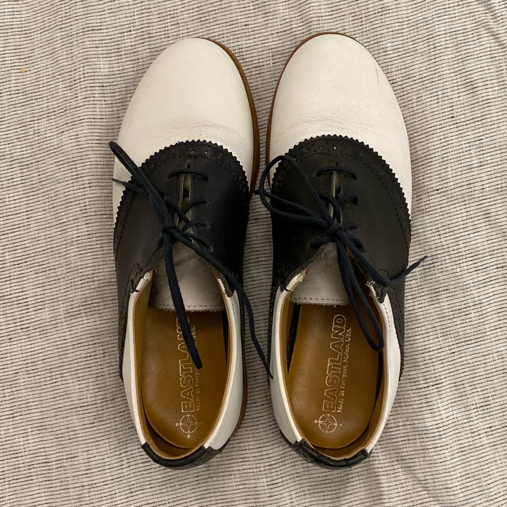 Eastland saddle shoes. Women 7.5. EUC